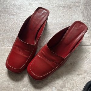 Banana Republic woman’s slides